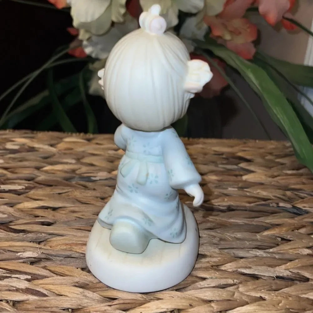 Vintage Precious Moments “Faith Takes the Plunge” 1987 Figurine
